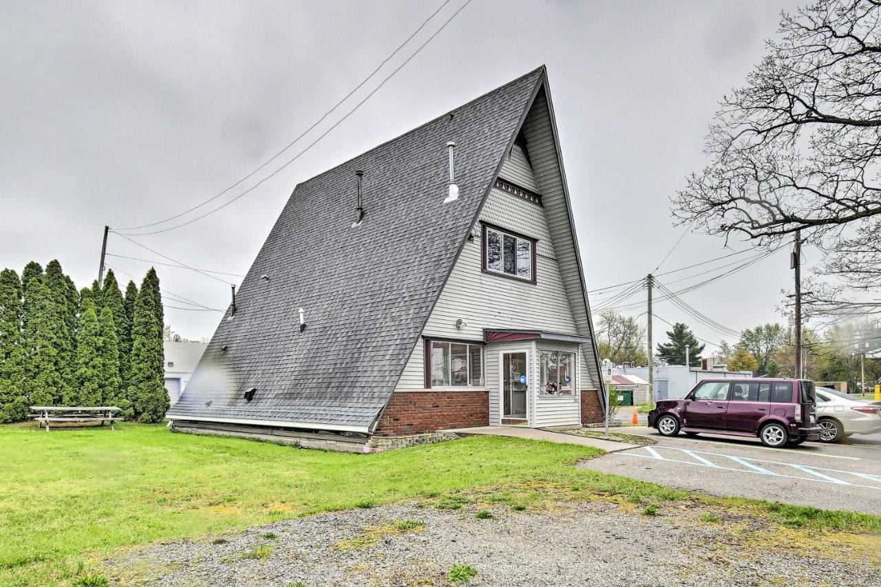 Bright And Cozy A-Frame Studio Steps To River! Algonac Экстерьер фото