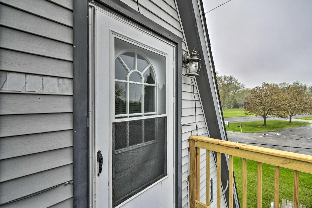 Bright And Cozy A-Frame Studio Steps To River! Algonac Экстерьер фото