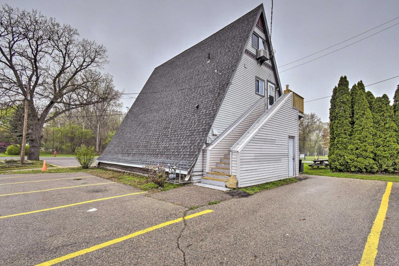 Bright And Cozy A-Frame Studio Steps To River! Algonac Экстерьер фото